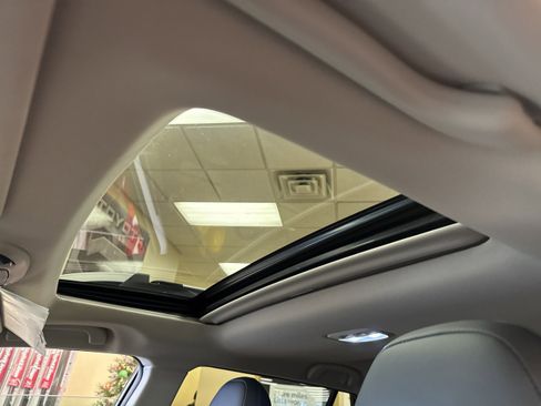 Used 2024 Subaru Outback Touring XT image 6