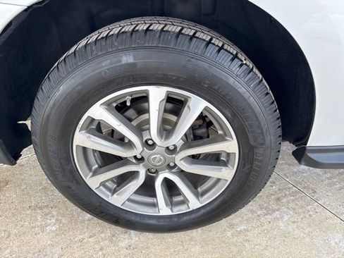 Used 2013 Nissan Pathfinder SV image 35