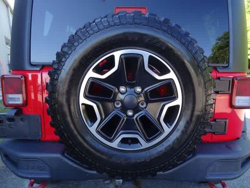Used 2016 Jeep Wrangler Unlimited Rubicon AWD/4WD image 9