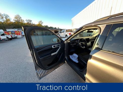 Used 2022 Ford Explorer XLT image 29