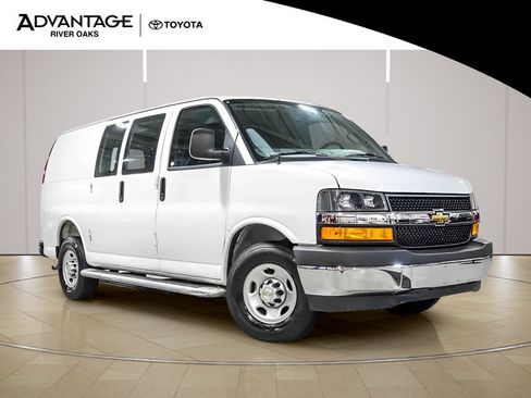 Used 2025 Chevrolet Express 2500 w/ Driver Convenience Package RWD image 2