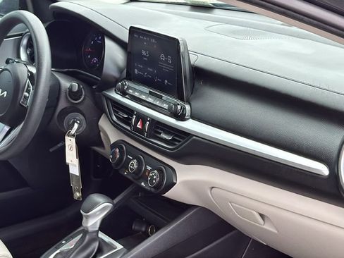 Used 2022 Kia Forte LXS w/ LXS Technology Package FWD image 30