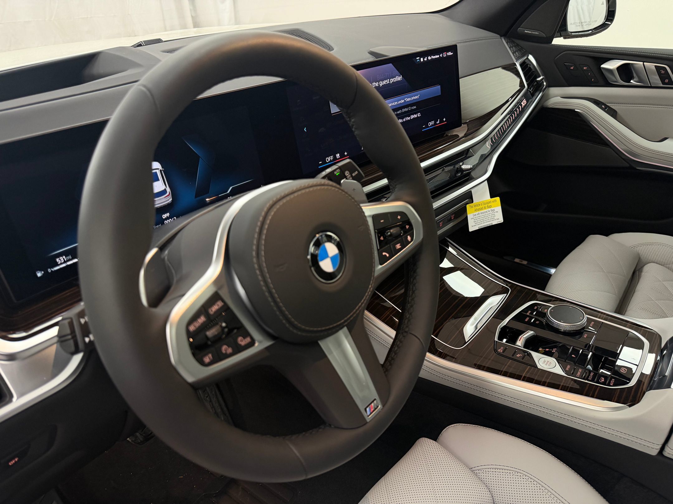 Used 2026 BMW X5 xDrive40i w/ M Sport Package AWD/4WD image 18