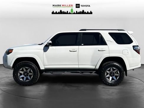 Used 2020 Toyota 4Runner TRD Off-Road image 2