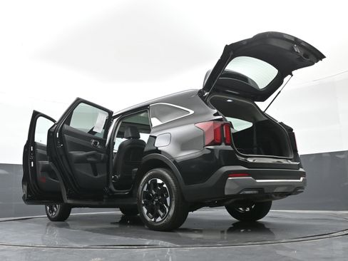 Used 2024 Kia Sorento S w/ Panoramic Sunroof Package image 53