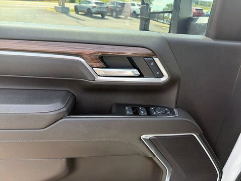Used 2025 Chevrolet Silverado 2500 LT w/ Trail Boss Package AWD/4WD image 16