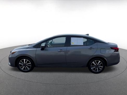 Used 2025 Nissan Versa SV FWD image 8