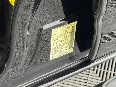Used 2010 Nissan Frontier SE RWD image 27