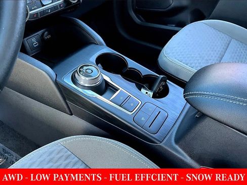 Used 2022 Ford Escape SE w/ Cold Weather Package image 17