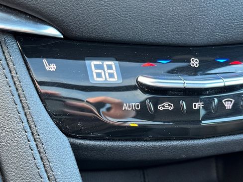 Used 2025 Cadillac XT5 Premium Luxury image 29