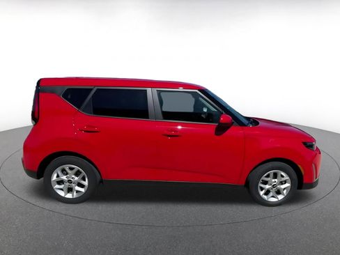 Used 2025 Kia Soul LX w/ LX Technology Package image 16