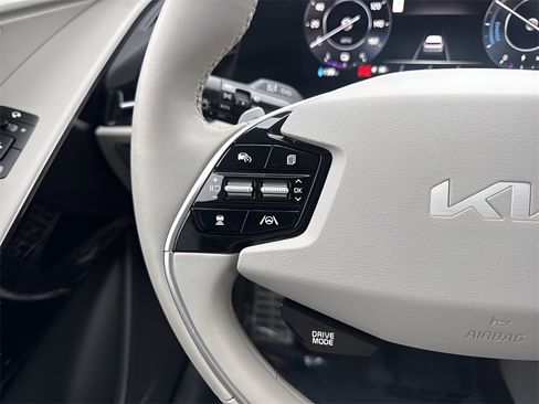 Used 2023 Kia Niro Wave w/ Wave Preserve Package image 15