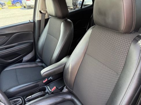 Used 2020 Buick Encore Sport Touring AWD/4WD image 13