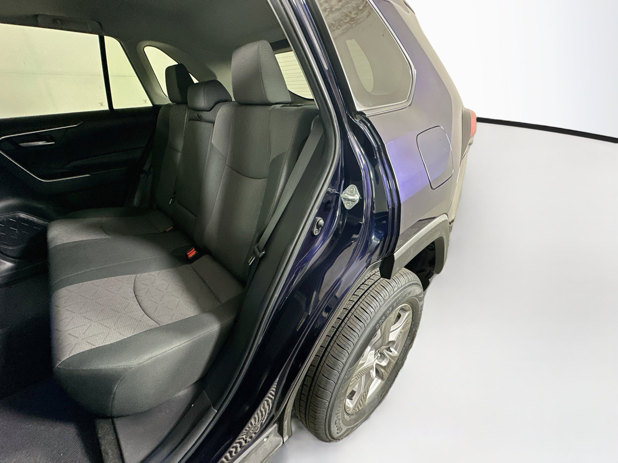 Used 2023 Toyota RAV4 XLE w/ Convenience Package FWD image 26