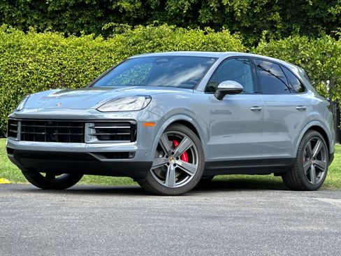 New 2026 Porsche Cayenne S AWD/4WD image 1