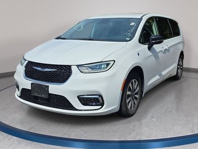Used 2024 Chrysler Pacifica Limited