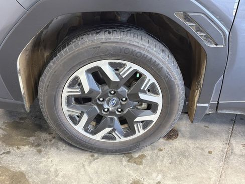 Used 2025 Subaru Forester AWD/4WD image 9