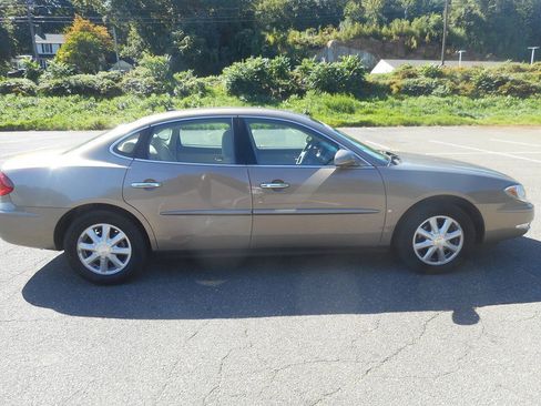 Used 2006 Buick LaCrosse CX FWD image 9
