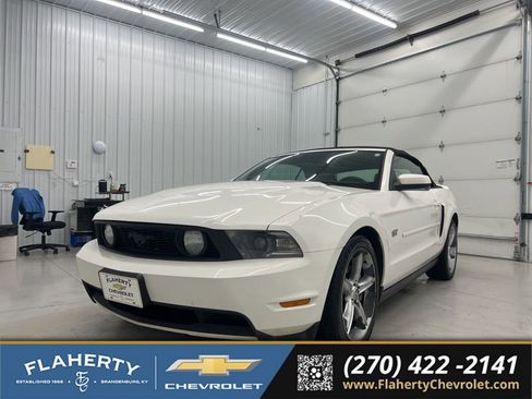 Used 2010 Ford Mustang GT RWD image 6