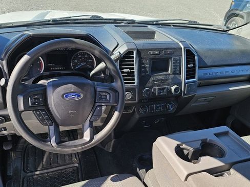 Used 2017 Ford F250 XLT w/ XLT Value Package image 6