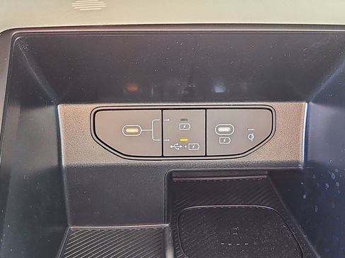 Certified 2025 Kia Sorento S AWD/4WD image 16