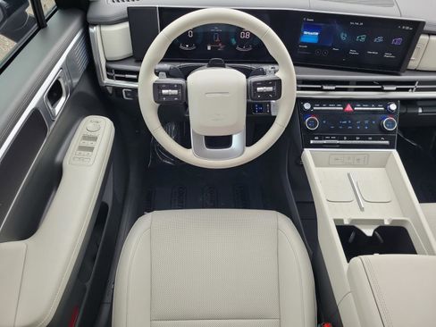 Used 2025 Hyundai Santa Fe SEL image 16