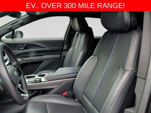 Used 2024 Cadillac Lyriq Luxury w/ LPO, Floor Liner Package AWD/4WD image 17