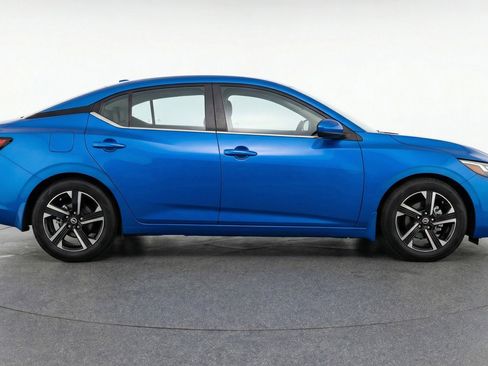 Used 2025 Nissan Sentra SV image 11