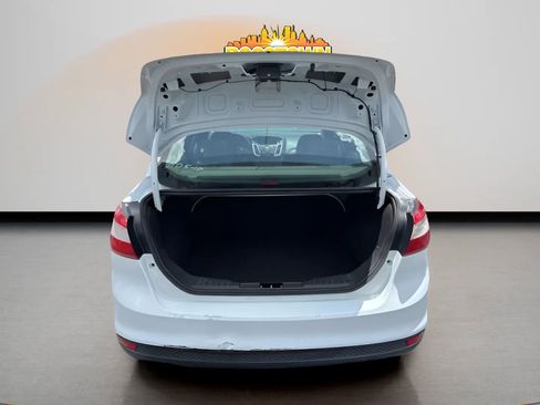 Used 2014 Ford Focus SE FWD image 25