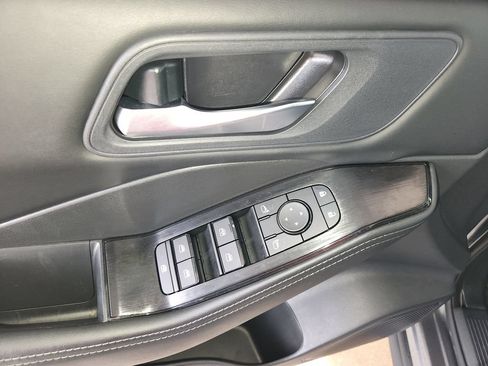 Used 2026 Nissan Rogue SV FWD image 29