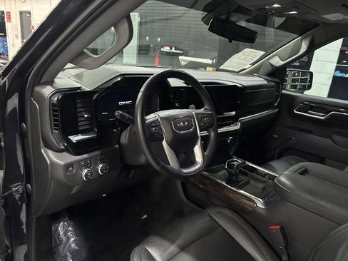 Used 2022 GMC Sierra 1500 Elevation w/ Elevation Premium Package AWD/4WD image 11