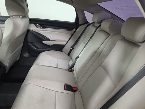 Used 2018 Honda Accord EX image 30