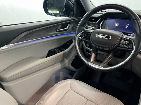 Used 2022 Jeep Grand Cherokee L Overland image 12