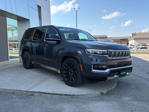 Used 2023 Jeep Grand Wagoneer Series II AWD/4WD image 3