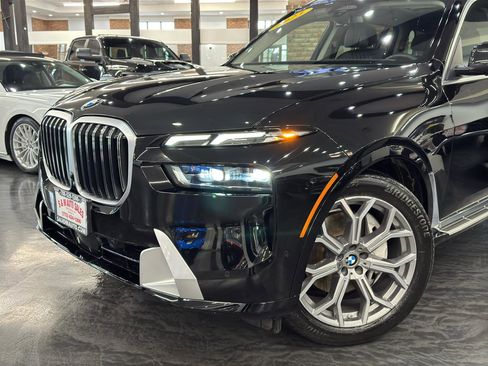 Used 2023 BMW X7 xDrive40i w/ Premium Package AWD/4WD image 4