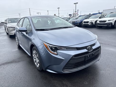 Certified 2025 Toyota Corolla LE image 2