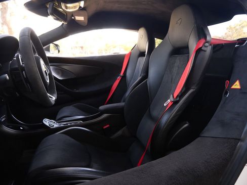 Used 2019 McLaren 600LT image 30