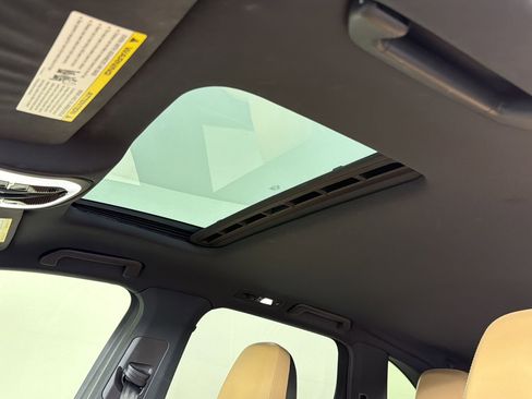 Used 2016 Porsche Cayenne image 17