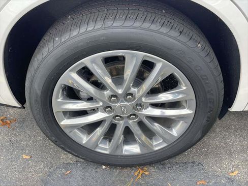 Used 2022 Cadillac XT6 Premium Luxury image 9