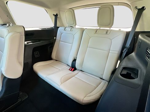 Used 2025 Lincoln Aviator Premiere image 28