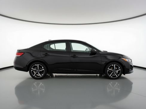 Used 2025 Nissan Sentra SV FWD image 11