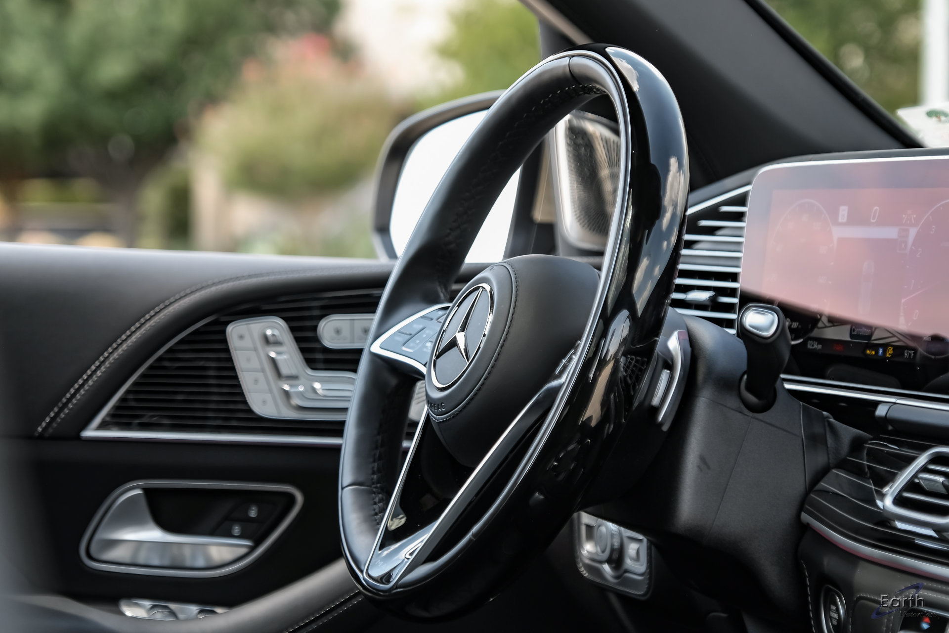 Used 2024 Mercedes-Benz Maybach GLS 600 4MATIC image 59