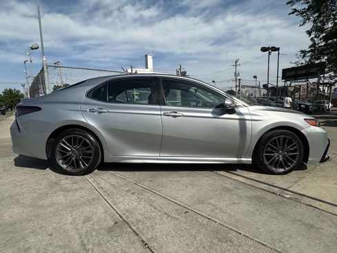 Used 2021 Toyota Camry SE FWD image 4