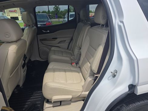 Used 2017 GMC Acadia Denali w/ Technology Package FWD image 11