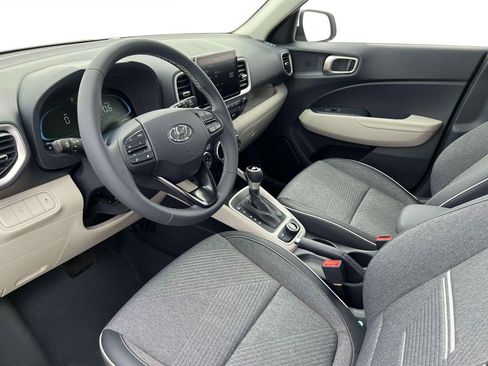 New 2025 Hyundai Venue Limited image 22