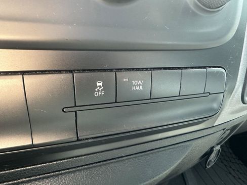Used 2018 RAM 1500 Express w/ Express Value Package AWD/4WD image 28