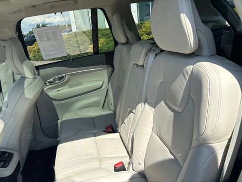 Certified 2024 Volvo XC90 B6 Ultimate w/ Lounge Package AWD/4WD image 32