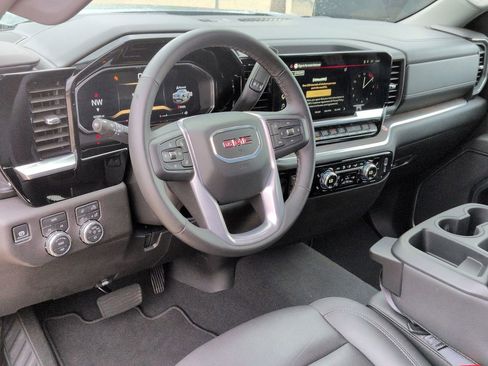 Certified 2026 GMC Sierra 1500 SLT AWD/4WD image 10