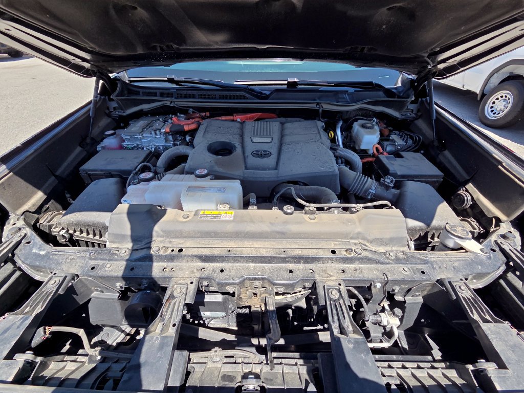 Used 2025 Toyota Sequoia SR5 AWD/4WD image 31