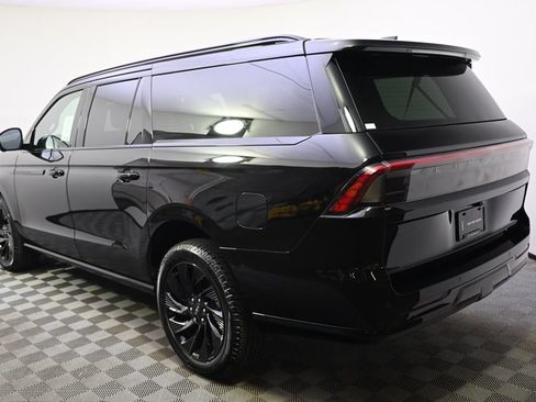 New 2027 Lincoln Navigator L Reserve w/ Jet Appearance Package AWD/4WD image 3